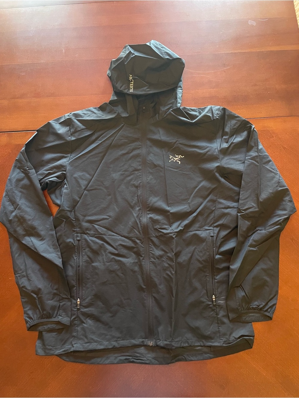 L Men’s Arc'teryx Men’s Black Incendo Airshell Windbreaker Hoodie